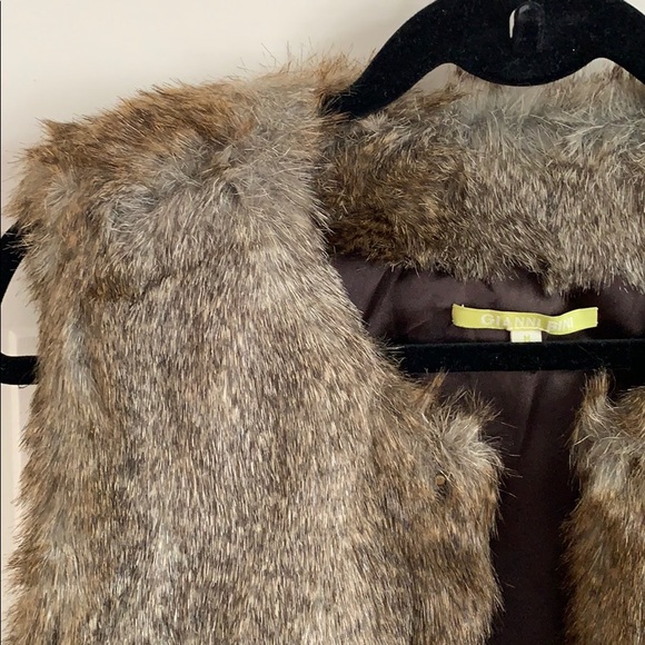 Faux Fur Vest - Picture 2 of 4